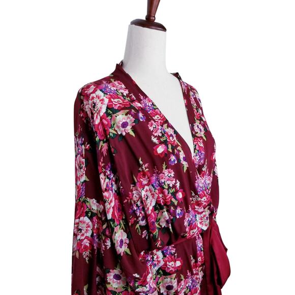 Kimono Sleeve Floral Get Ready Robe Wine Satin Tie (See Measurements / No Tag) - Picture 6 of 11